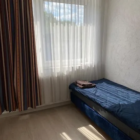 Monteurunterkunft mit 6 Zimmern Ferienhaus *